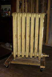 radiator.jpg (14010 bytes)